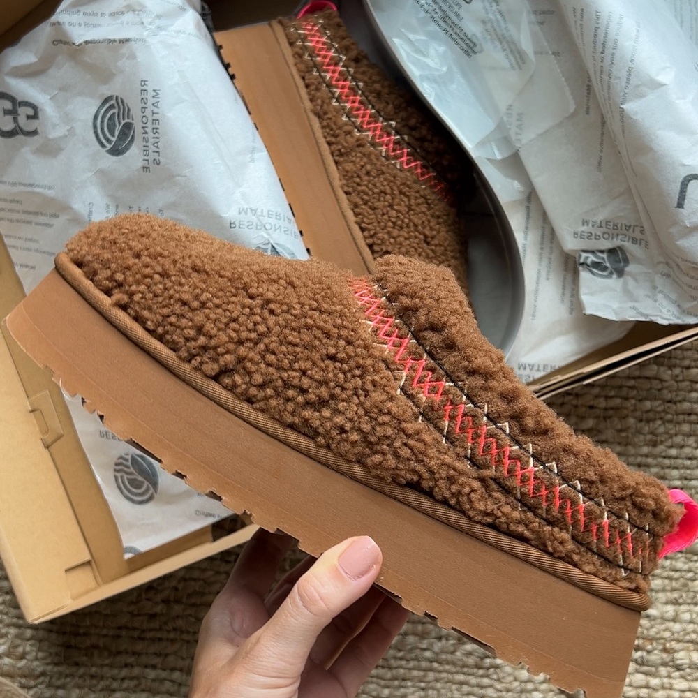 UGG TAZZ